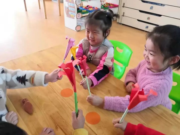 【节日教育】献给妈妈的花 | 英雄山第三幼儿园小一班创意美工-幼师课件网第17张图片