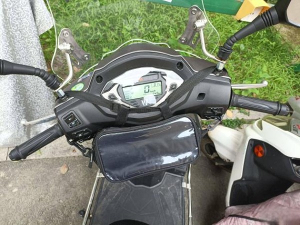 用一碗牛肉面的钱解决豪爵USR125无开放式前置储物口缺陷-有驾