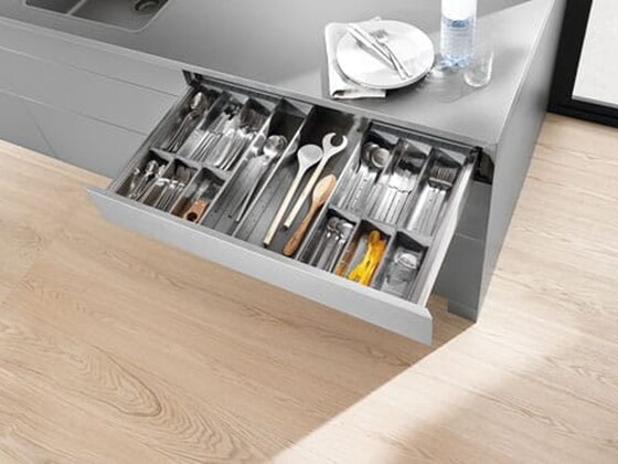 Blum_BOX1650_AA_FOT_FO_BAU_#SALL_#AOF4_#V1