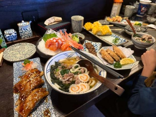 可持续烹饪，有机食材，健康环保，美味融合，引领绿色生活新风尚。