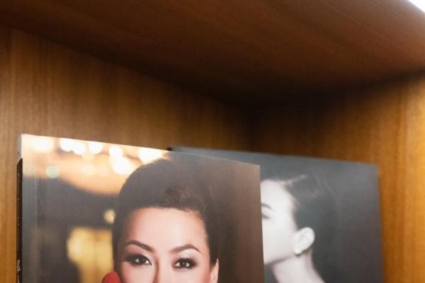 「美是自我对话」柏荟极简高定美学,让女性在细节中遇见真我