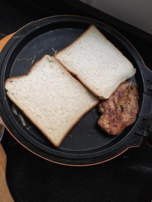 5分钟早餐之全麦鸡胸肉三明治的做法 步骤7