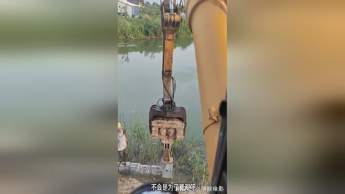 河边打桩，排列有序