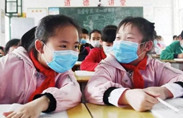 一年级新生个个都太过乐观，老师无从下手：快乐教育真的好吗？-有驾