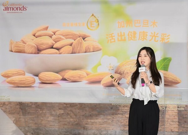 翟文丽分享道：“维生素E是一种脂溶性抗氧化剂，在护肤品中应用得非常广泛。一方面能维持护肤品的稳定性；另一方面也有助于肌肤抵御自由基带来的氧化损伤。”