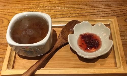手工制作糖渍玫瑰花（美食家们必备的DIY甜品制作教程）