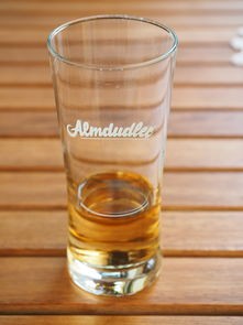 娜娜品牌水杯，时尚与健康的生活伴侣