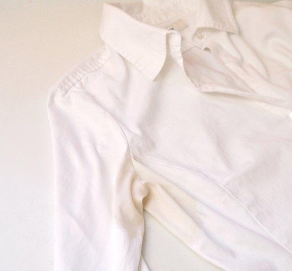 别让白衣服成为绝缘品！学会这5招去污法，穿白T不再害怕