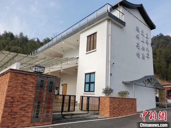 大华村建起了湖南省首个村级直播馆。　付敬懿 摄