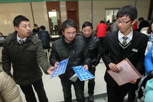 深圳上牌全攻略：解锁深城驾驶新身份，你需要知道的那些事儿！-有驾