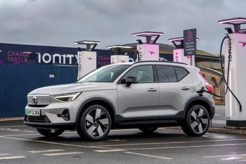 2025 年 10 款最佳家用电动汽车：实用，且拥有巨大的后备箱-有驾