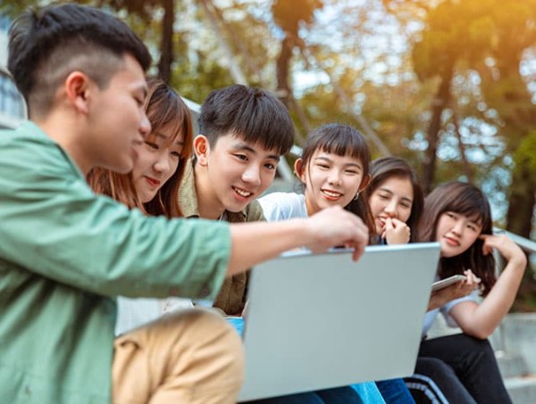 加拿大留学一年费用解析:从学费到生活成本一览无余