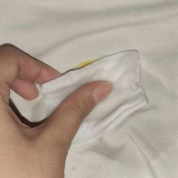 指甲油沾到衣服上怎样清洗？有什么技巧？-有驾