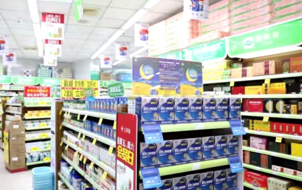 公益行主办方与全国百强联锁药店深入合作，在两万多家药店终端打造“静神中心”