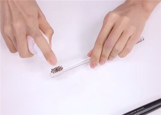 4个超实用的化妆小技巧 彩妆 小技巧 化妆 实用 第15张