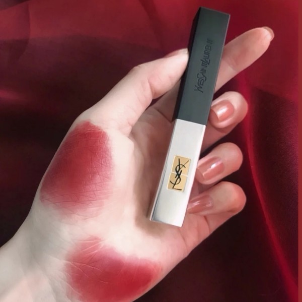 YSL小银条口红，完美搭配秋冬季节！1