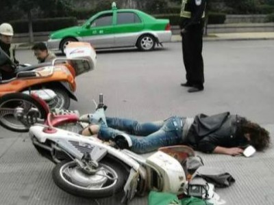 电动车违规驾驶 存在严重安全隐患