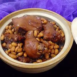 黄豆炖猪蹄的做法[图]