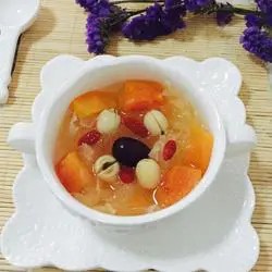 木瓜银耳红枣汤的做法[图]