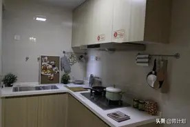 若你经常在家做饭,建议添置这几款置物架,让厨房变得干净不凌乱图片