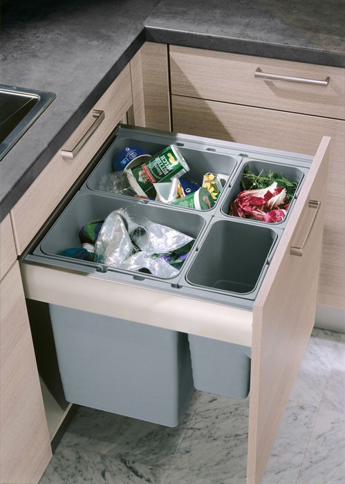 Pull out waste bins homify 現代廚房設計點子、靈感&圖片 儲櫃