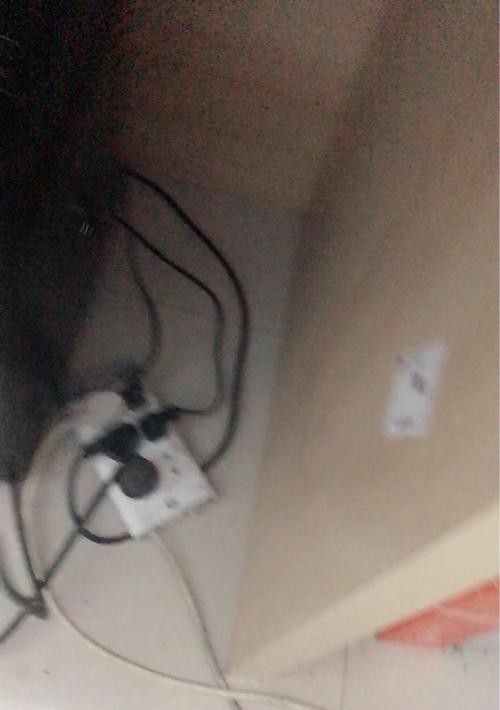 小米多孔充电器插头拔不出怎么办？