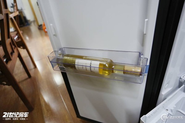 房车核心配置解读（4）：赛特福德T1152房车冰箱实拍_16