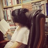颖老师在读书