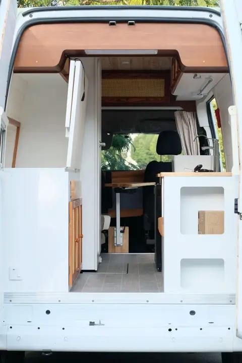 德兴Vanlife乐天派新版本：福顺中轴高顶底盘 布局优化-有驾