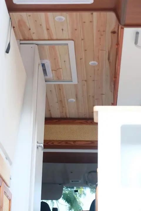 德兴Vanlife乐天派新版本：福顺中轴高顶底盘 布局优化-有驾