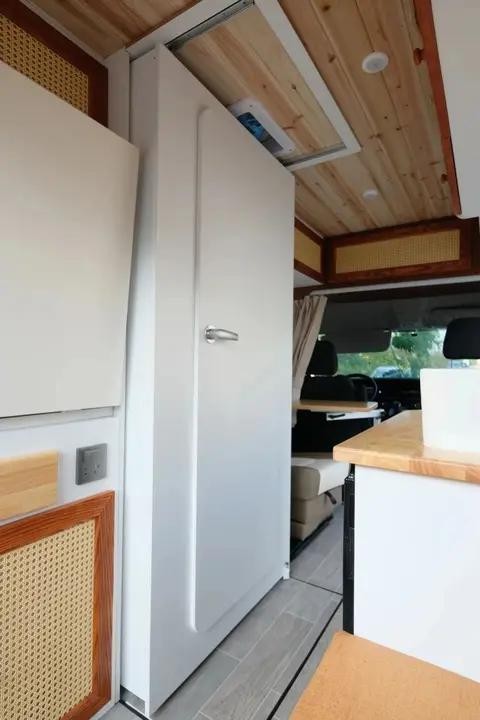 德兴Vanlife乐天派新版本：福顺中轴高顶底盘 布局优化-有驾