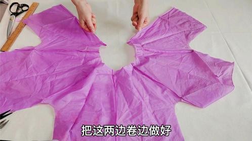 伞面改造又有新创意！画个三角中间裁个圆，反着穿实用又耐脏！
