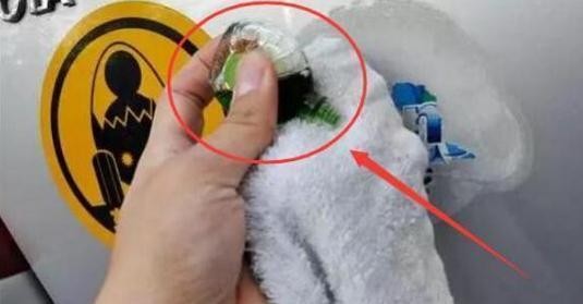 汽车脏了不用去洗车店! 清洗时只需这样做, 让车子焕然一新