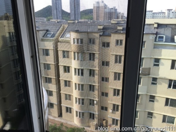 擦隐形纱窗的好方法