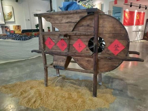 1000多件展品展示时代变迁，常州老物件展庆祝新中国成立七十周年