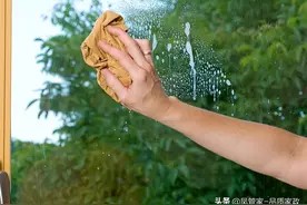 生活小妙招玻璃擦干净,简单的方法让玻璃越擦越亮图片