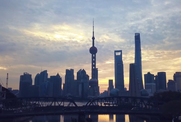 绿色出行助力零碳未来，可持续发展陪伴生活，哈啰：爱不孤独-有驾