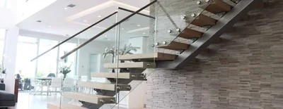 金属和玻璃室内栏杆