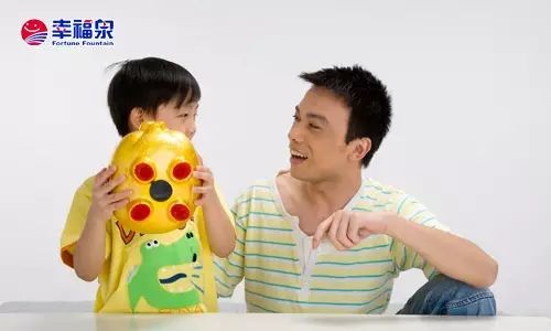 【育儿信息】到底还要错多久？中国式的金钱教育！-幼师课件网第1张图片