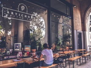 都市工业风家具品牌，时尚与实用的完美结合