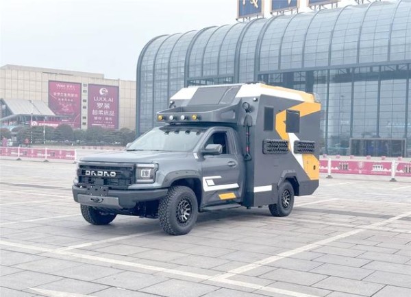 霞客乐大道机甲牛房车：独特设计与强劲性能详解-有驾