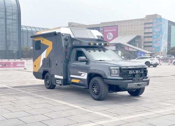 霞客乐大道机甲牛房车：独特设计与强劲性能详解-有驾