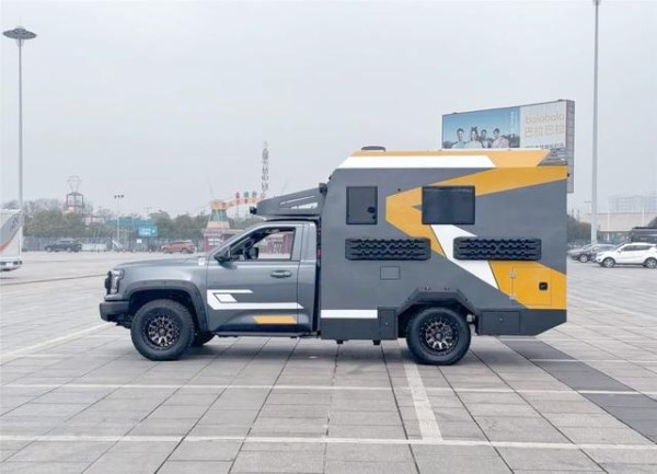 霞客乐大道机甲牛房车：独特设计与强劲性能详解-有驾