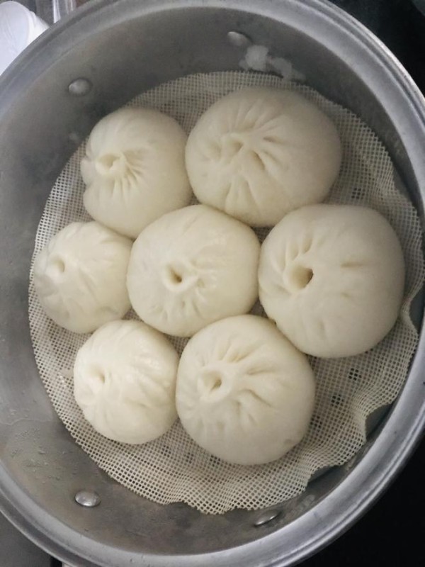 手把手教你做包子 详解(附擀皮及包子收口视频)的做法