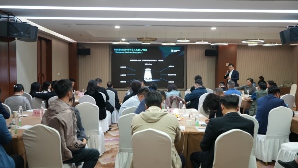 智慧清洁新视野:中国百强物业企业代表走进霞智科技