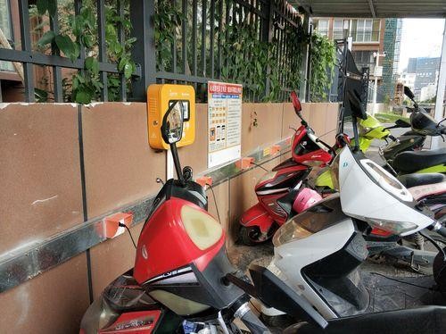 电动车“每天充”和“用尽再充”，哪个更伤车？修车师傅说了实话-有驾