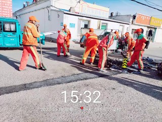  消除盲点盲区 构建宜居环境<br>——新城区环境卫生服务中心开展“三清理、三整治、四提升”行动（105期）相关图片