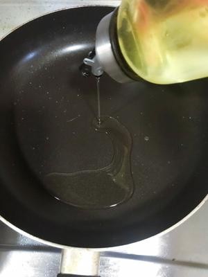 10分钟快手早餐——土豆丝胡萝卜蛋饼的做法 步骤2