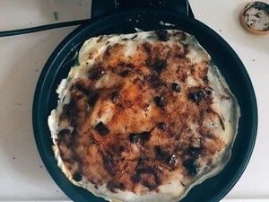 快手早餐——煎饼果子(电饼铛家庭版)的做法步骤 第7步