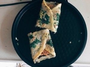 快手早餐——煎饼果子(电饼铛家庭版)的做法步骤 第9步